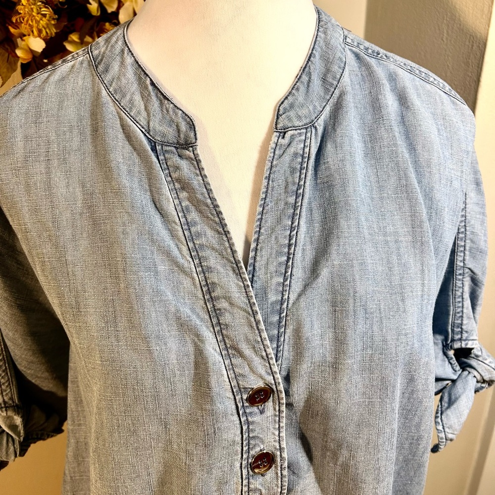 TRINA TURK Calle Ocho  Linen Blend Tie Sleeve 3 Button Front V-Neck Top~L💛 - Picture 3 of 11
